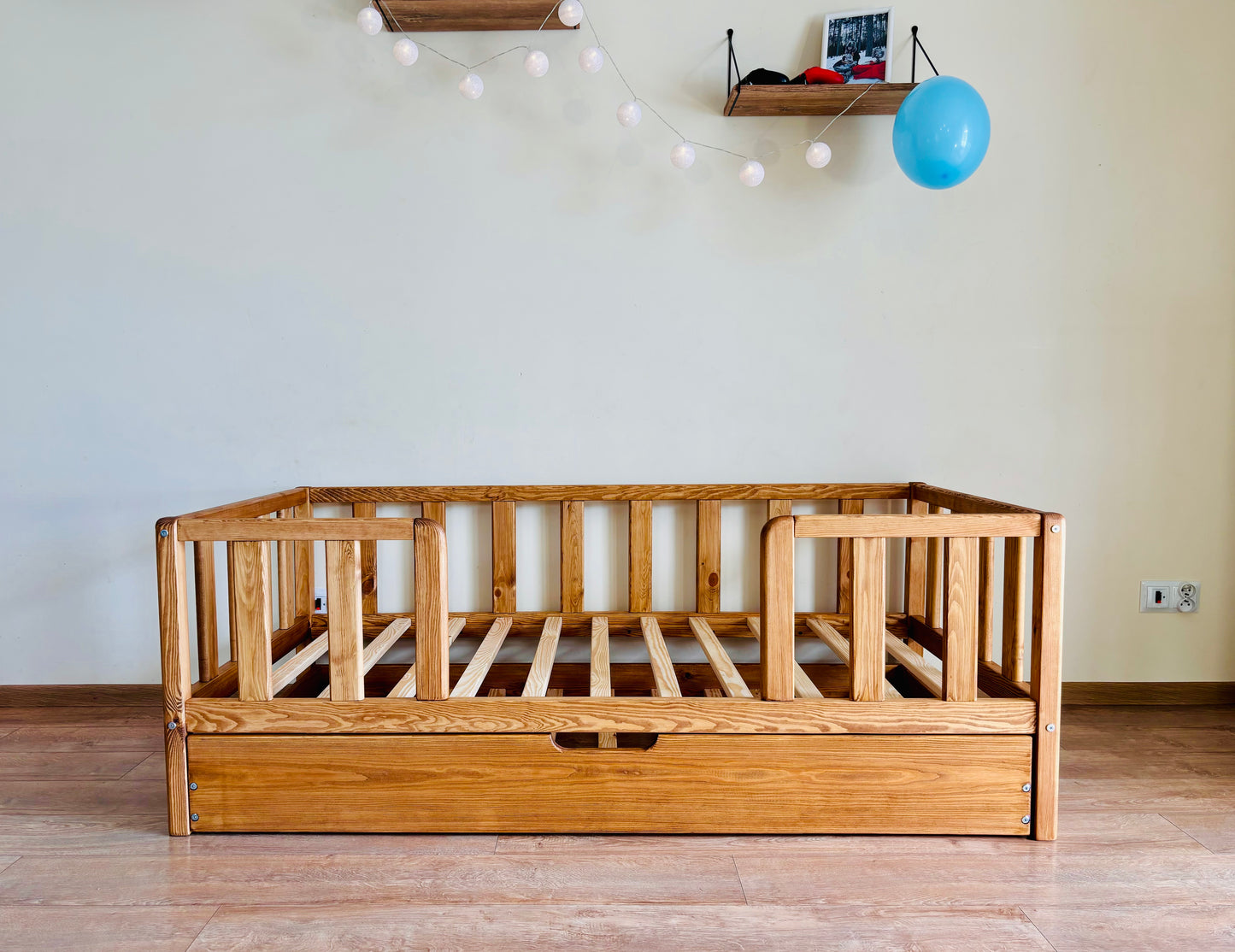Nursery Platform Montessori floor toddler Bed frame with ROUND CORNERS drawer pull-out shelf slats rails furniture bodenbett Kinderbett