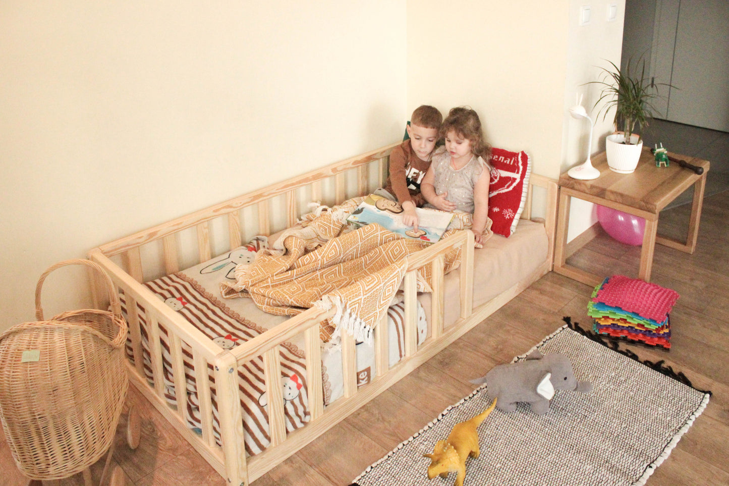 Platform Montessori floor toddler Bed frame with ROUND CORNERS