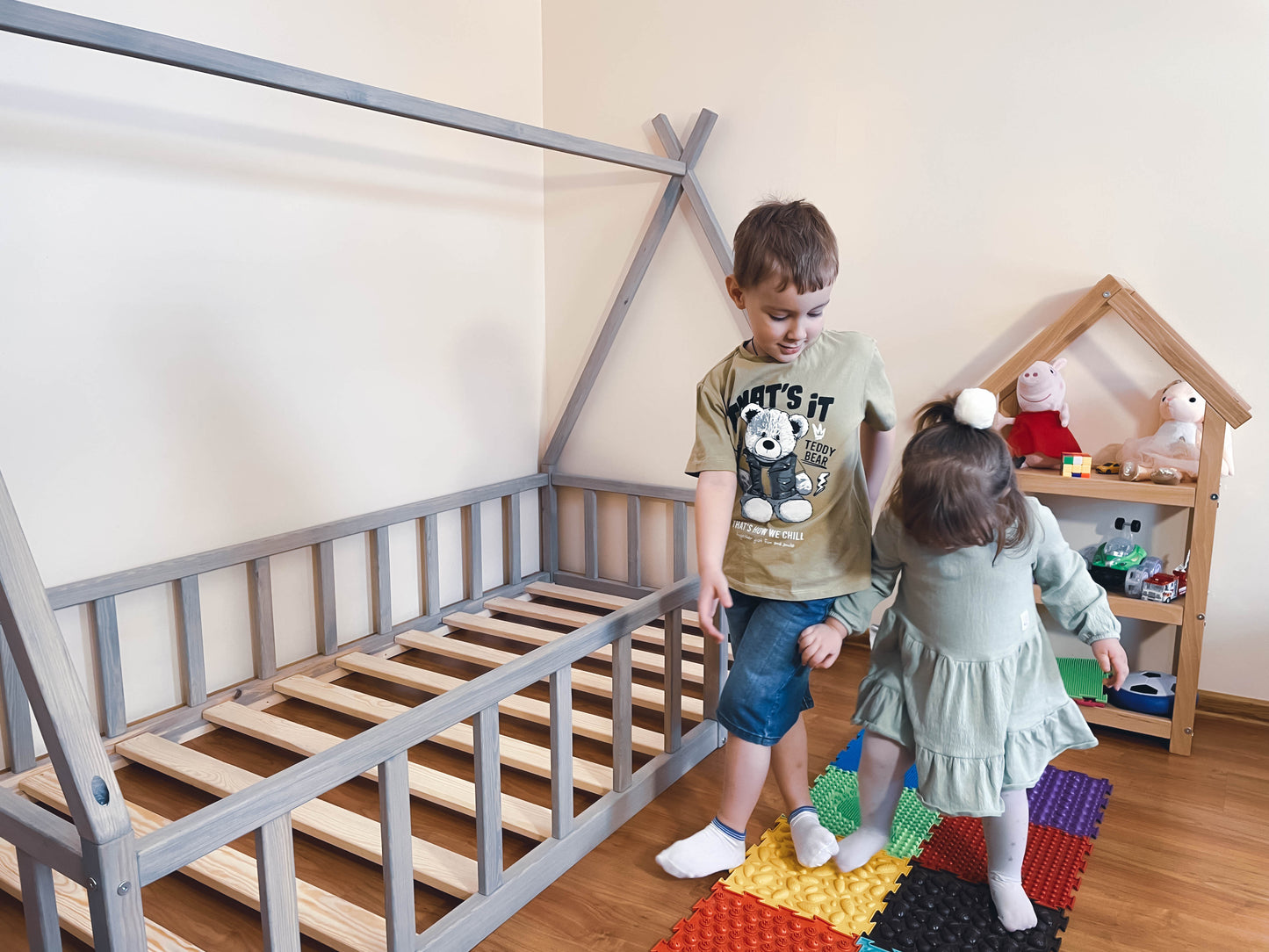 montessori bed room