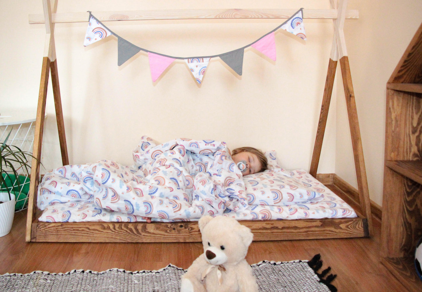 montessori teepee bed