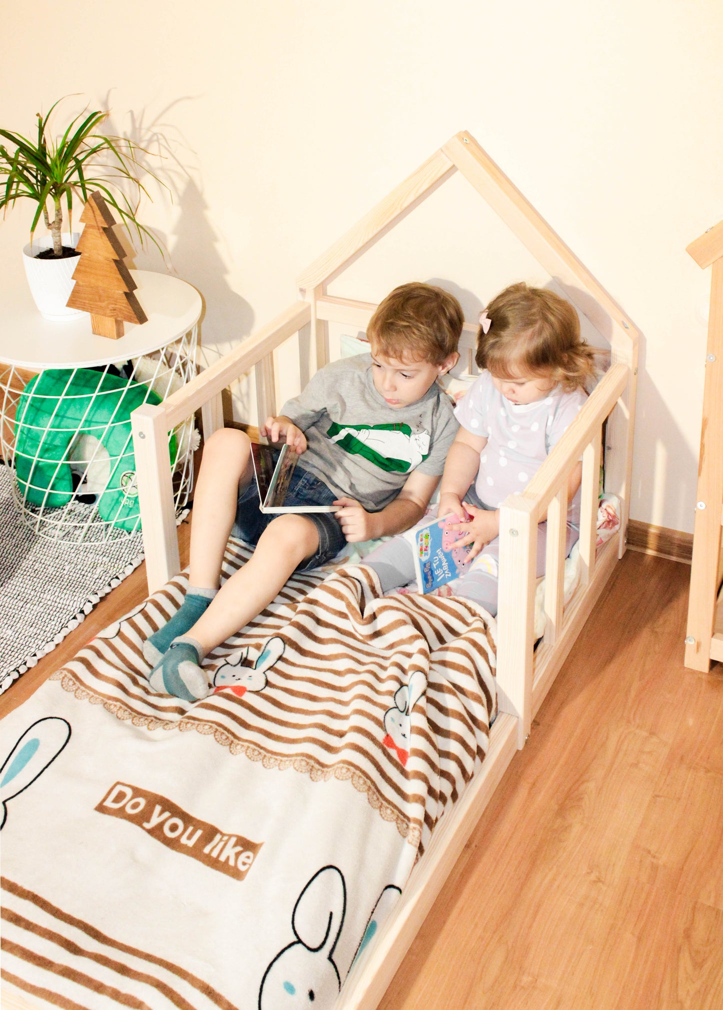 toddler floor bed